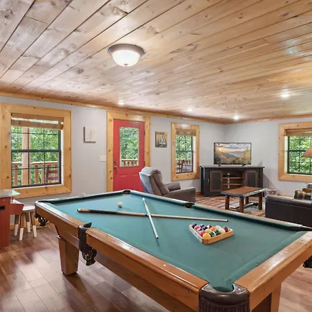 Bearadise Ridge A Rustic Cabin In The Heart Of Wears Valley Just 4 Miles From The Gsmnp Entrance Sevierville Exterior photo
