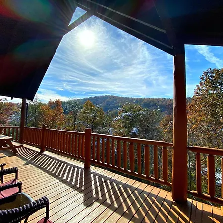 Bearadise Ridge A Rustic Cabin In The Heart Of Wears Valley Just 4 Miles From The Gsmnp Entrance Sevierville Exterior photo