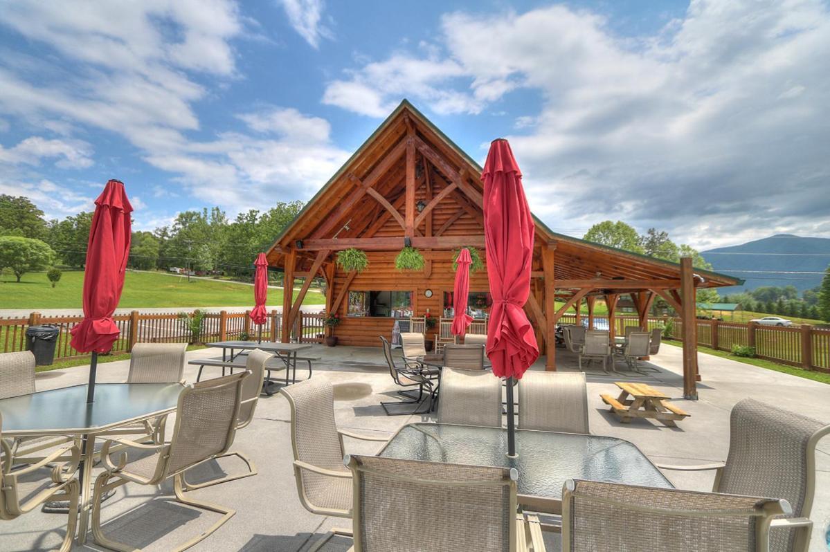 Сasa de vacaciones Bearadise Ridge A Rustic In The Heart Of Wears Valley Just 4 Miles From The Gsmnp Entrance