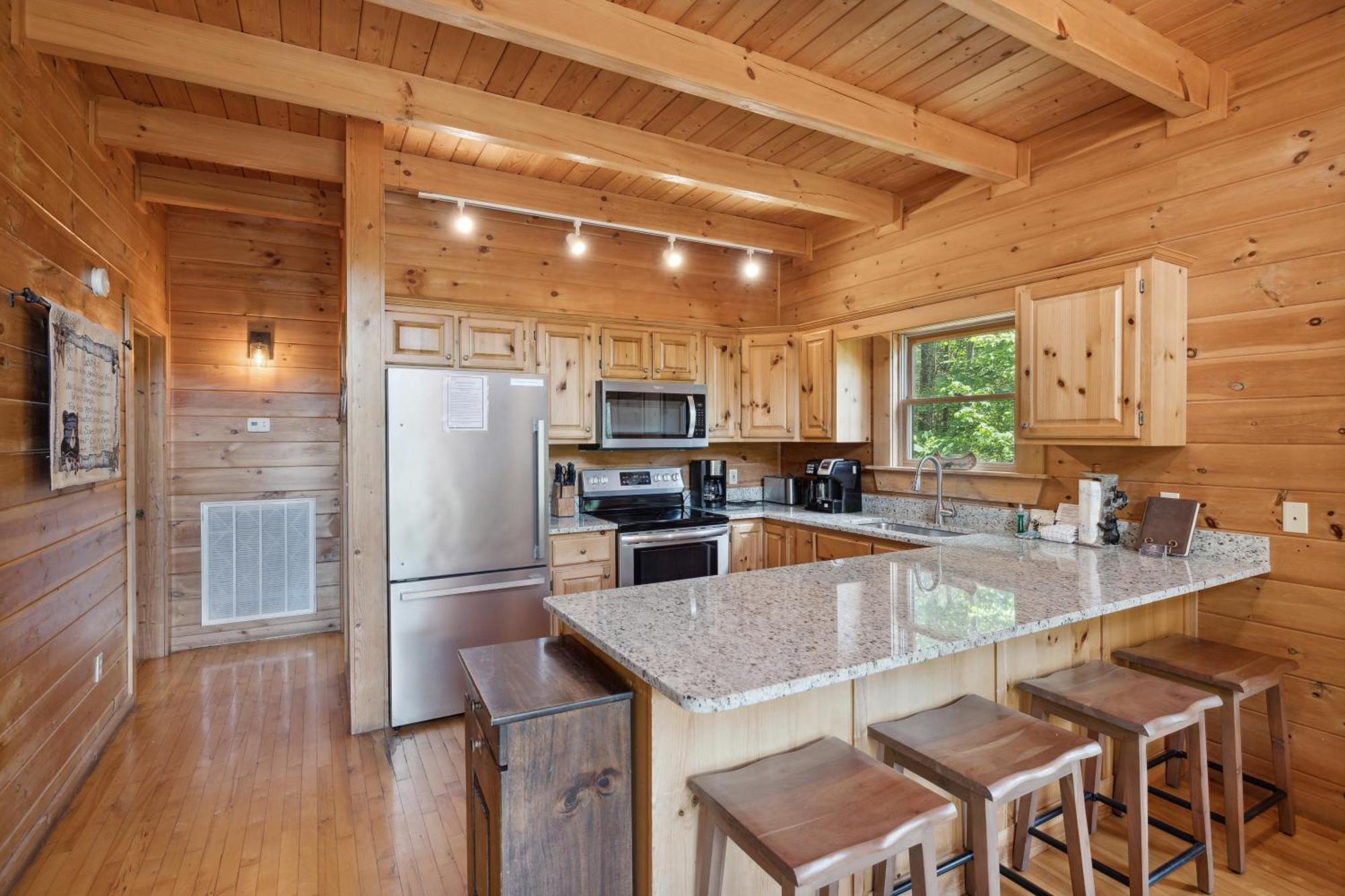 Bearadise Ridge A Rustic In The Heart Of Wears Valley Just 4 Miles From The Gsmnp Entrance Сasa de vacaciones